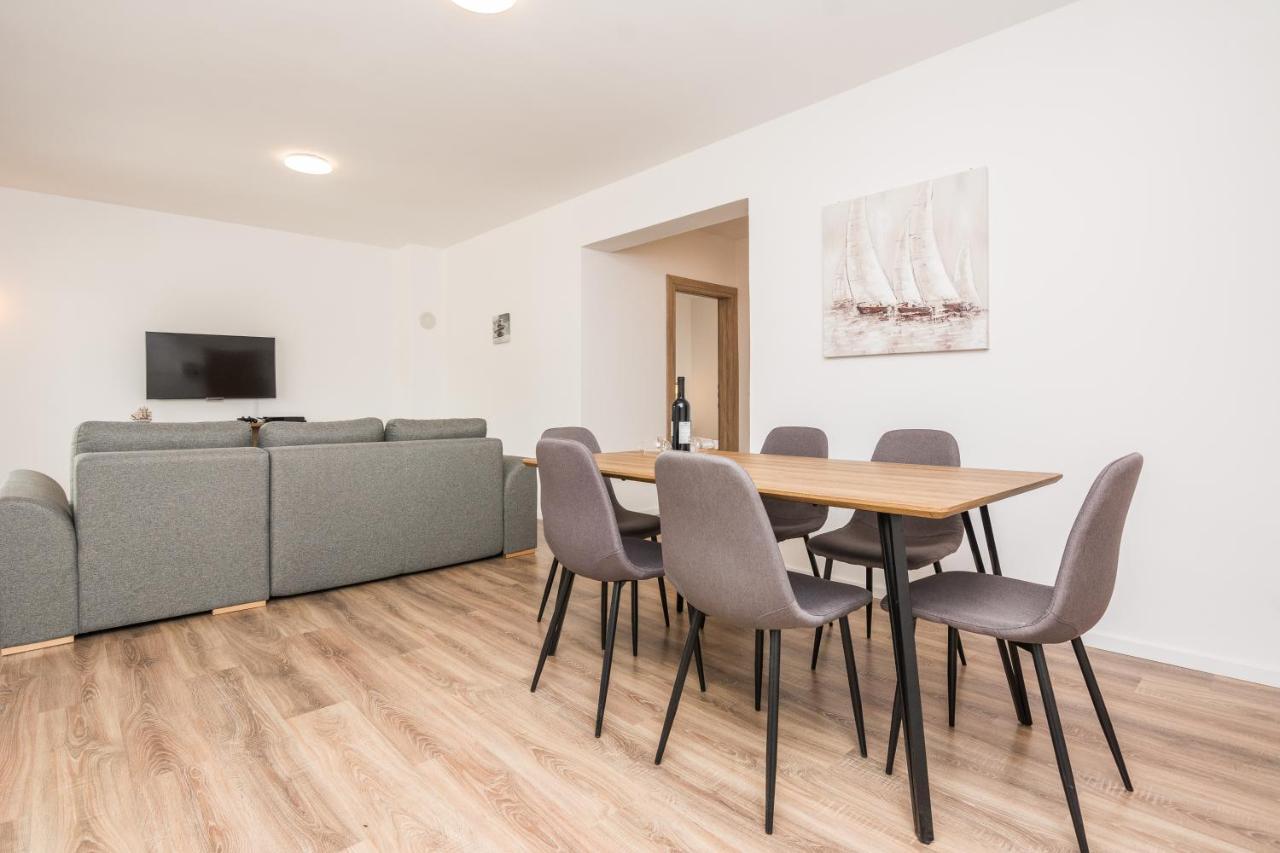 Zilip Apartments Vir Luaran gambar